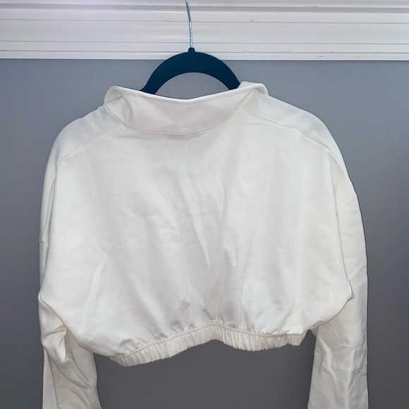 Adika - Glyde Front Zip Cropped Top - Picture 2 of 5